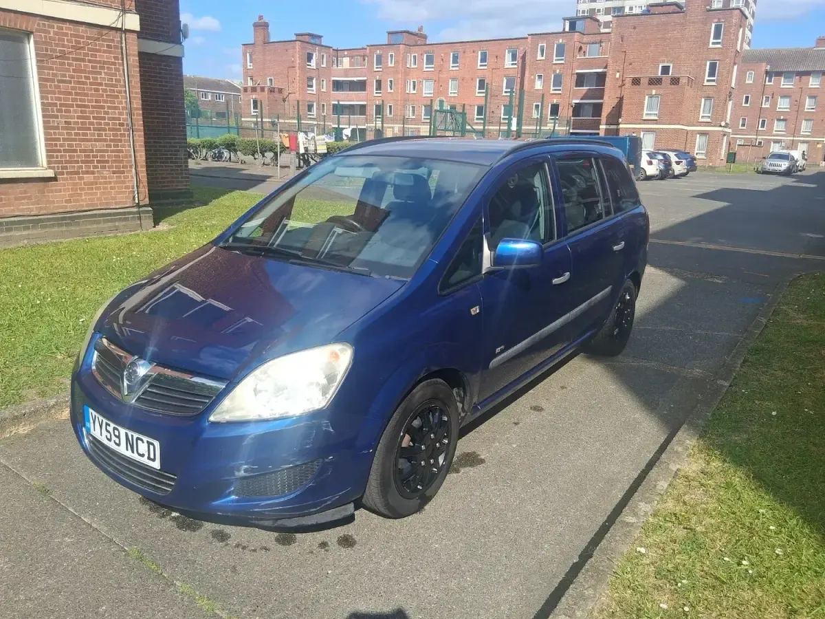 Used Vauxhall Zafira 115 HP (84 kW) 2010 Blue MPV