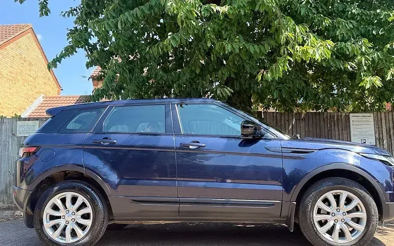 Used Land Rover Range Rover evoque SE 179 HP (131 kW) 2018 Blue SUV