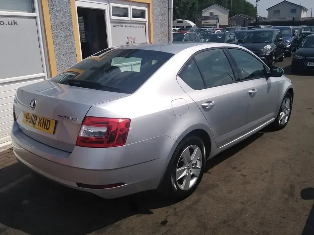 Używany Skoda Octavia SE 115 KM (84 kW) 2018 Srebrny Hatchback