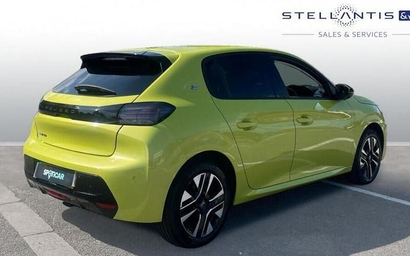 Used Peugeot e-208 Style 100 kW (137 HP) 2023 Yellow Hatchback