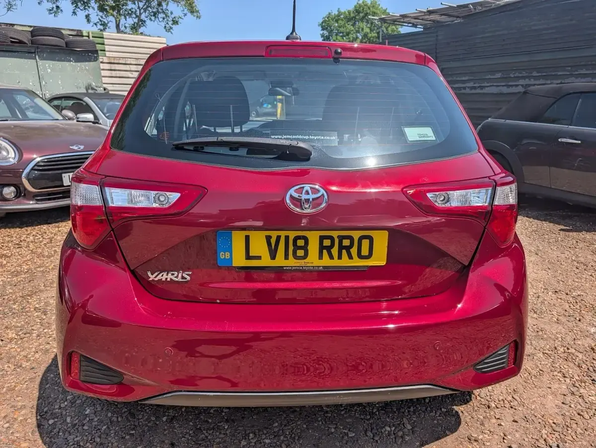 Used Toyota Yaris 107 HP (78 kW) 2018 Red Hatchback