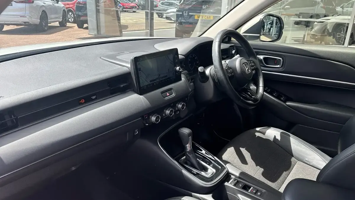 Used Honda HR-V Advance 131 HP (96 kW) 2023 White SUV