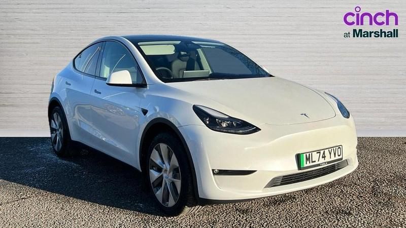 White Used 2024 Tesla Model Y Long Range AWD SUV | £29,780 (A bit pricey) - Image 1/4