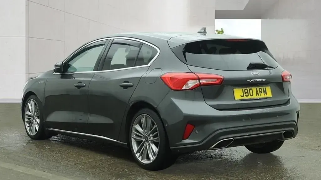 Usado Ford Focus Vignale 150 HP (110 kW) 2018 Cinzento Citadino