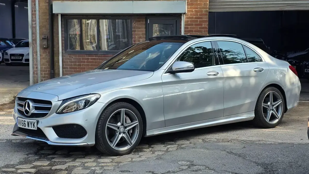 Used Mercedes C250 AMG Line Premium Plus 204 HP (150 kW) 2016 Silver Sedan