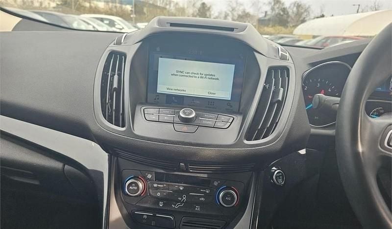 Usado Ford Kuga Titanium 120 HP (88 kW) 2018 Cinzento SUV