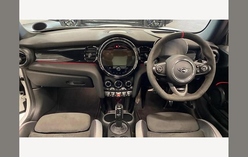 Used Mini John Cooper Works 231 HP (169 kW) 2022 White Hatchback