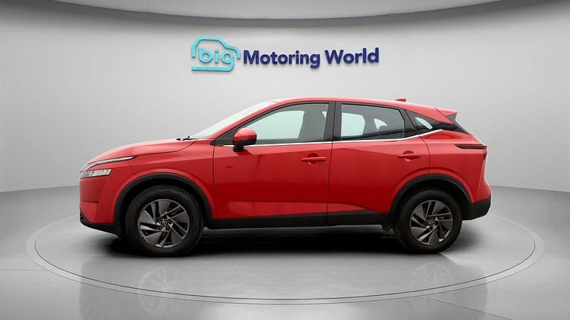Used Nissan Qashqai Acenta Premium 140 HP (102 kW) 2022 Red SUV