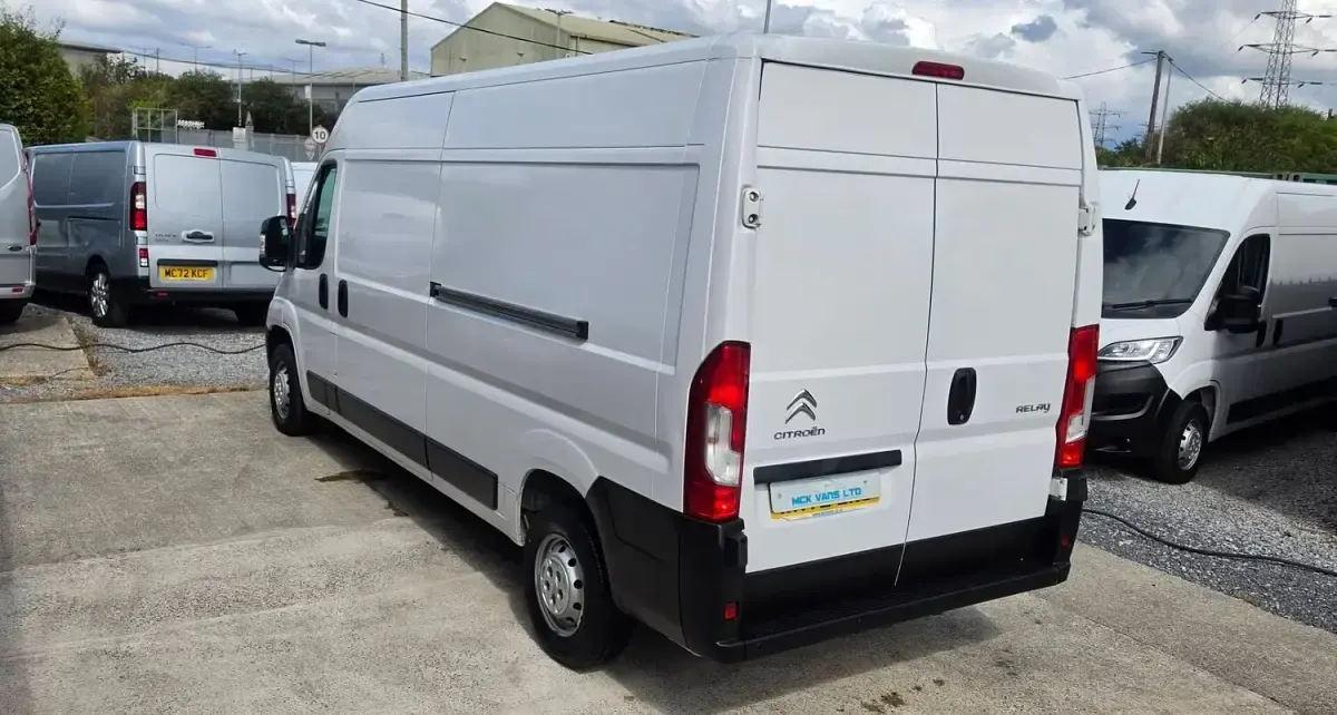 Used Citroën Relay 140 HP (102 kW) 2023 White Van