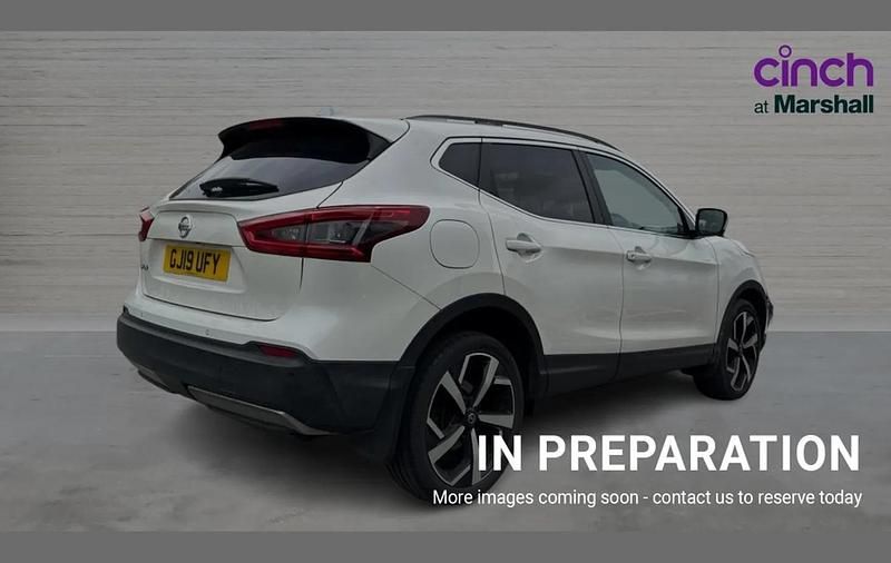 Used Nissan Qashqai Tekna 115 HP (84 kW) 2019 White SUV