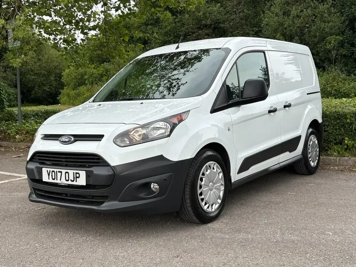 Used Ford Transit Connect 100 HP (73 kW) 2017 White MPV