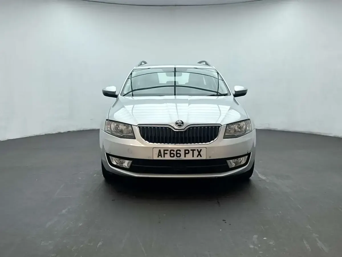 Used Skoda Octavia SE Technology 110 HP (80 kW) 2016 Silver Estate