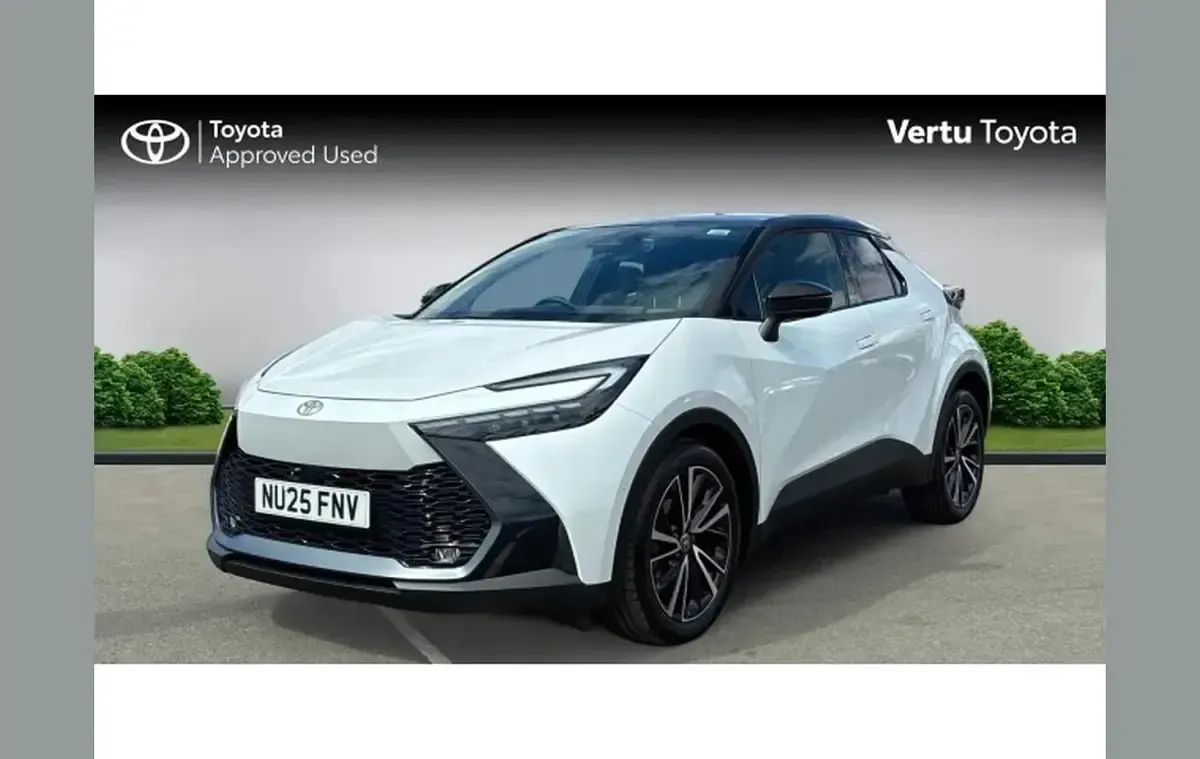 Used Toyota C-HR 140 HP (102 kW) 2025 White SUV