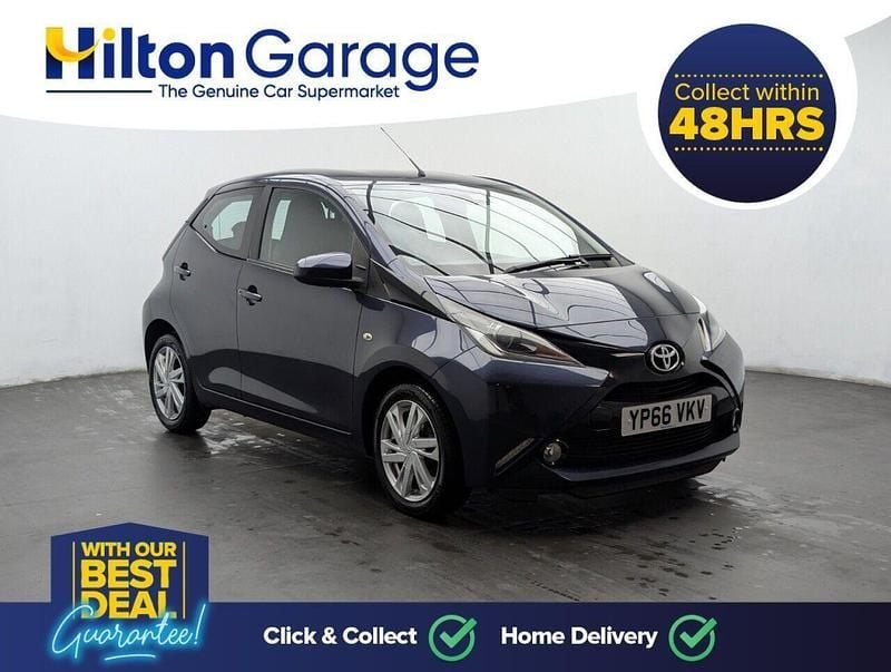 Used Toyota Aygo x-press 69 HP (50 kW) 2016 Blue Hatchback