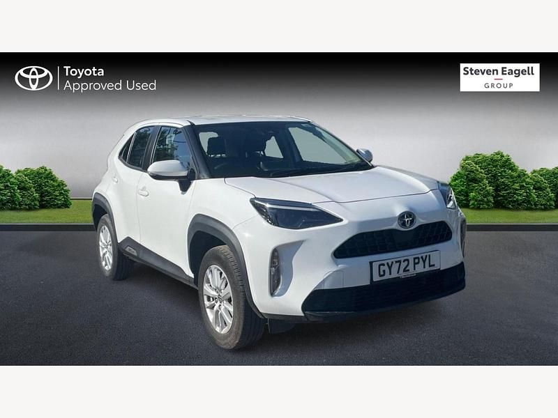 White Used 2022 Toyota Yaris Hybrid Hatchback | £20,043 (Expensive) - Image 1/3