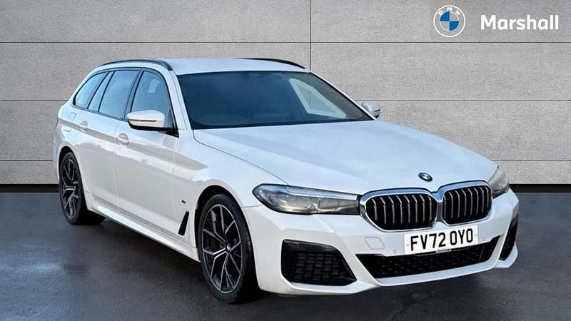Alpine white Used 2022 BMW 520 M Sport Estate | £32,991 (Expensive) - Image 1/4
