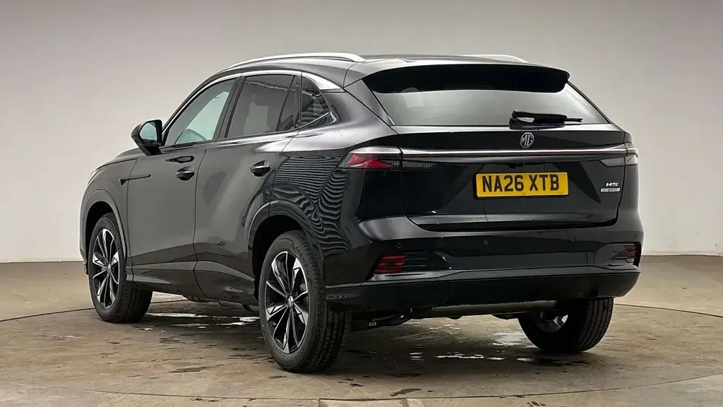 New MG HS SE 2025 Metallic  black pearl SUV