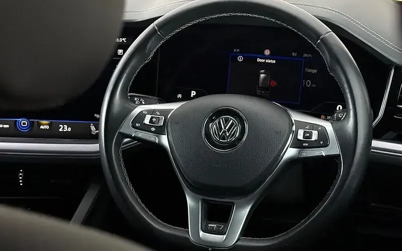 Used VW Touareg R-line 286 HP (210 kW) 2019 Black SUV