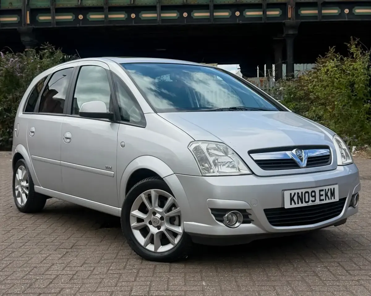 Used Vauxhall Meriva Design Edition 2009 Silver MPV