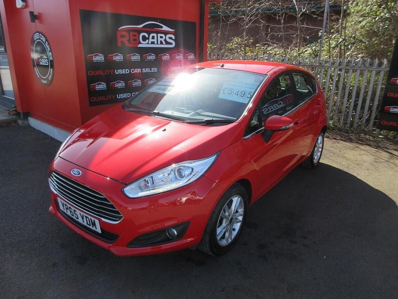 Used Ford Fiesta Zetec 2015 Red Hatchback