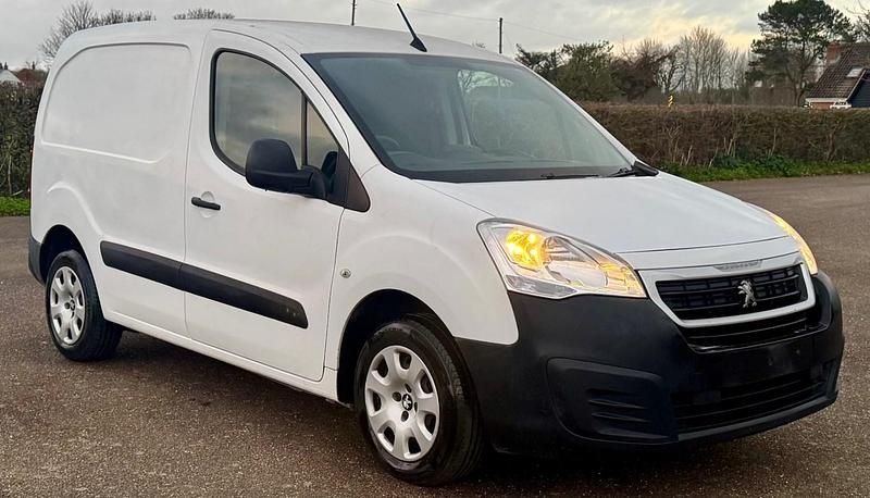 Used Peugeot Partner 2018 White MPV