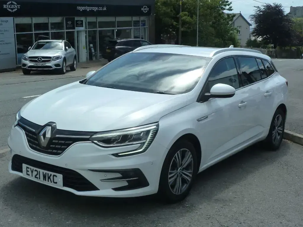 Used Renault Mégane IV Iconic 2021 White Estate