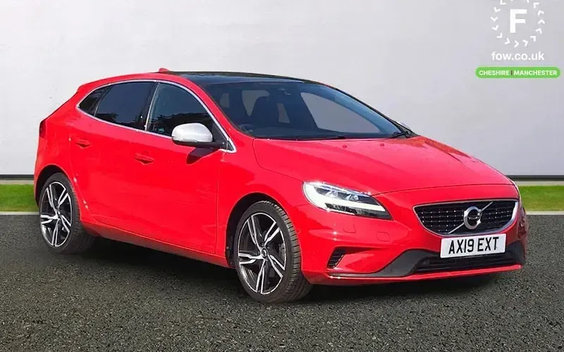 Used Volvo V40 R-Design 122 HP (89 kW) 2019 Hatchback