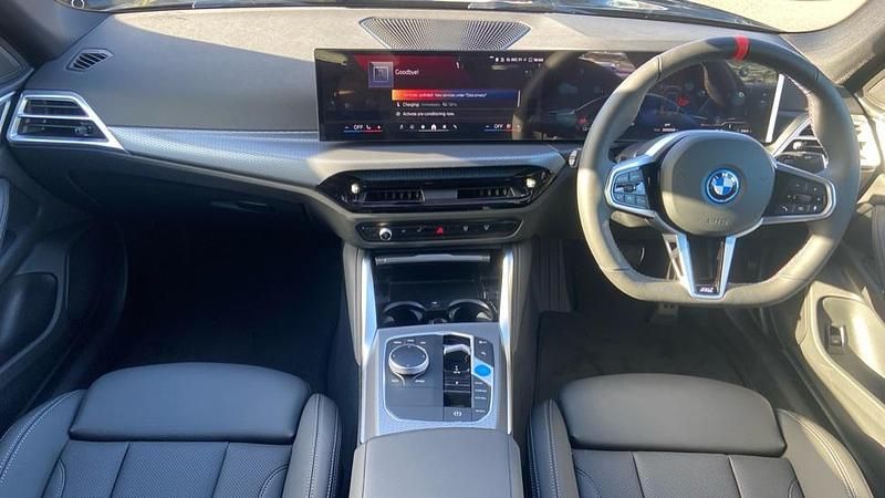 Begagnad BMW i4 Shadowline 394 kW (537 HK) 2025 Svart Sedan