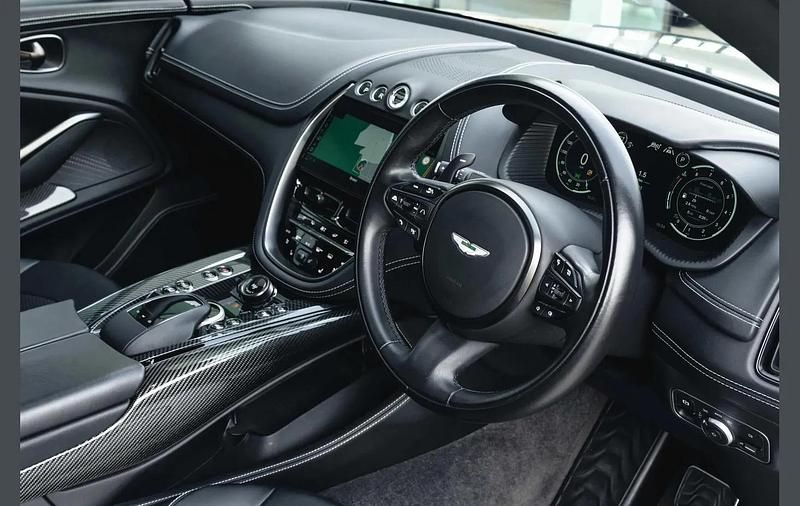 Used Aston Martin DBX 707 697 HP (512 kW) 2023 Silver SUV