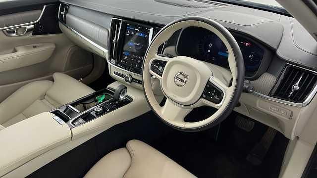 Used Volvo V90 Plus 345 HP (253 kW) 2025 Black Estate