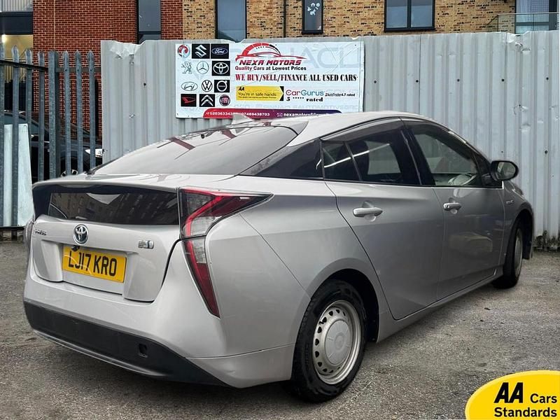 Used Toyota Prius 136 HP (100 kW) 2017 Silver Hatchback
