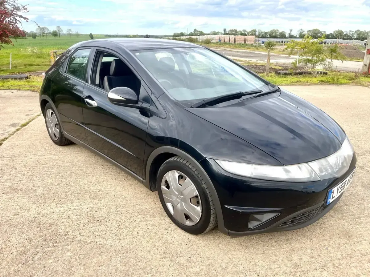Używany Honda Civic SE 82 KM (60 kW) 2009 Czarny Hatchback