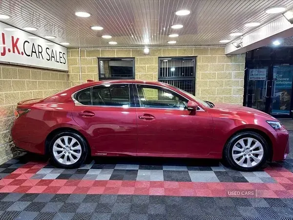 Used Lexus GS300h Executive Line 220 HP (161 kW) 2018 Red Sedan