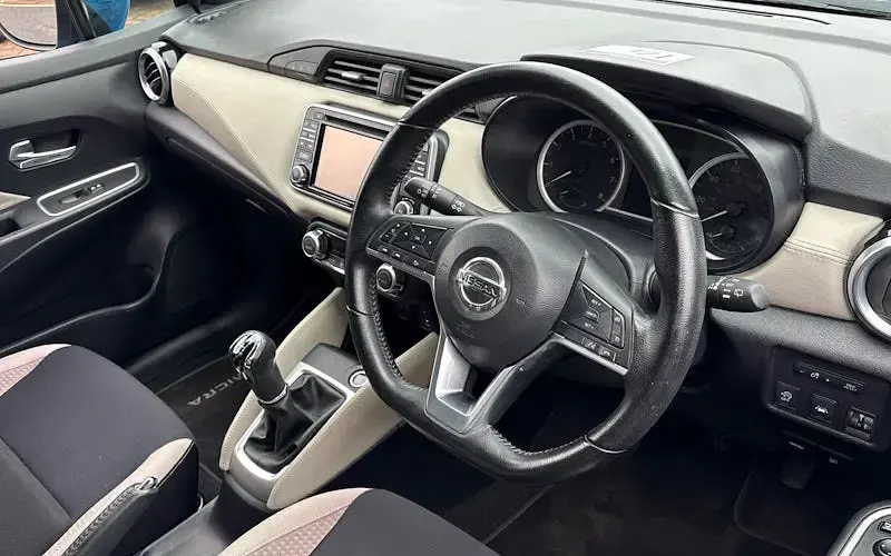 Used Nissan Micra Tekna 90 HP (66 kW) 2017 Blue Hatchback