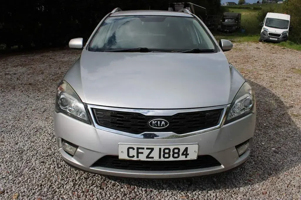 Used Kia Ceed 2010 Silver Hatchback