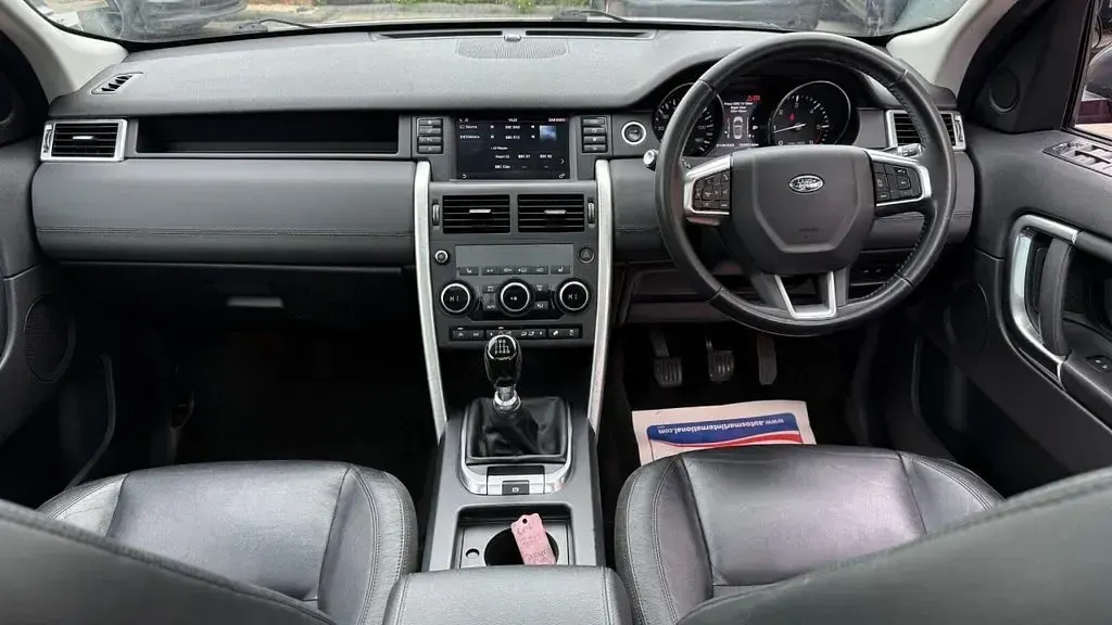 Begagnad Land Rover Discovery Sport SE 2016 Röd SUV