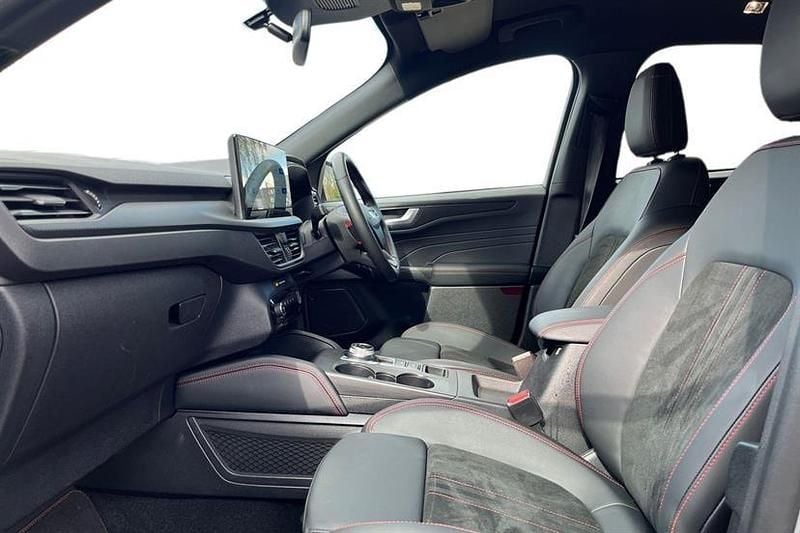 Begagnad Ford Kuga ST-Line 243 HK (178 kW) 2025 Silver SUV