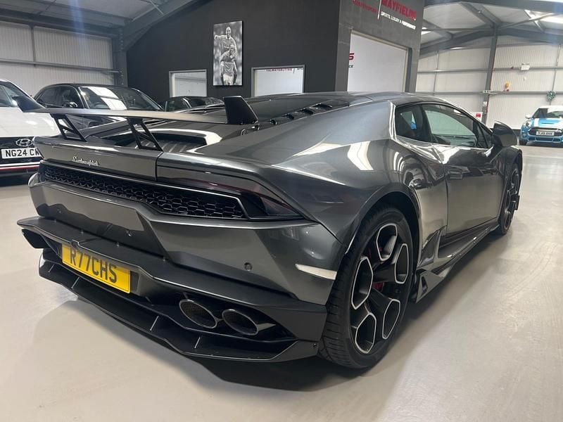 Used Lamborghini Huracán 620 HP (456 kW) 2018 Grey Coupe