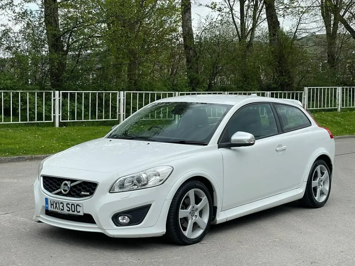 Usado Volvo C30 R-Design 115 HP (84 kW) 2013 Branco Citadino