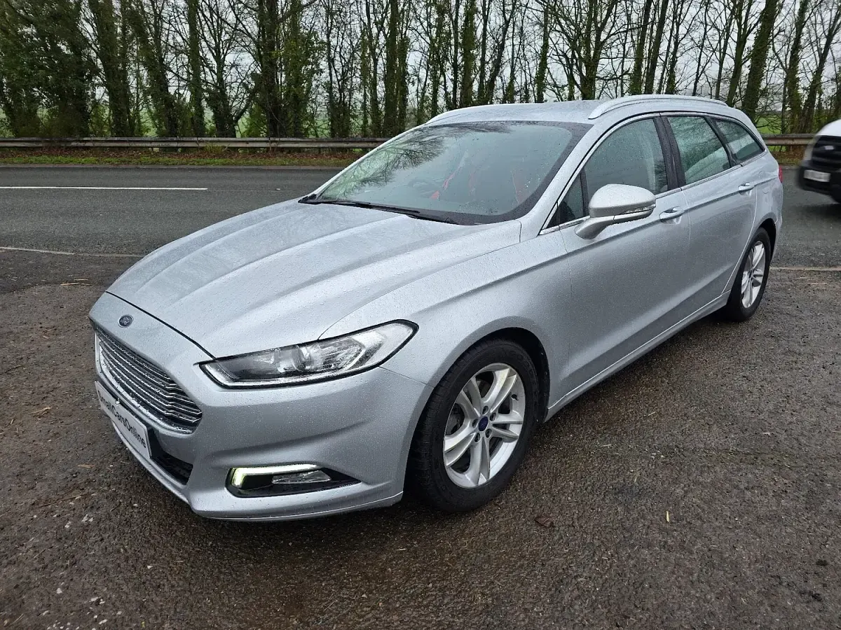 Used Ford Mondeo Zetec 160 HP (117 kW) 2016 Silver Estate