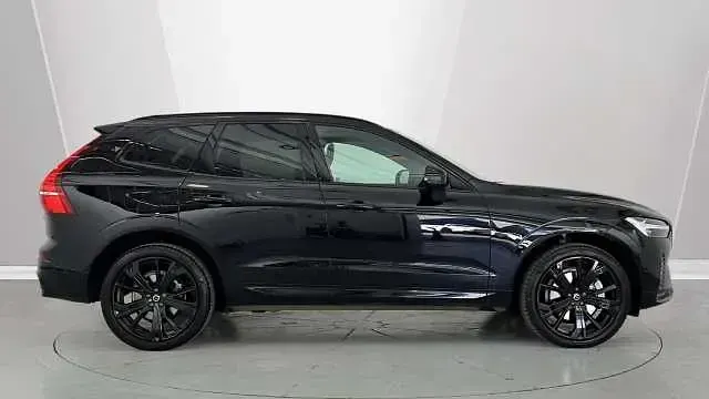 Używany Volvo XC60 Plus 247 KM (181 kW) 2024 Czarny SUV