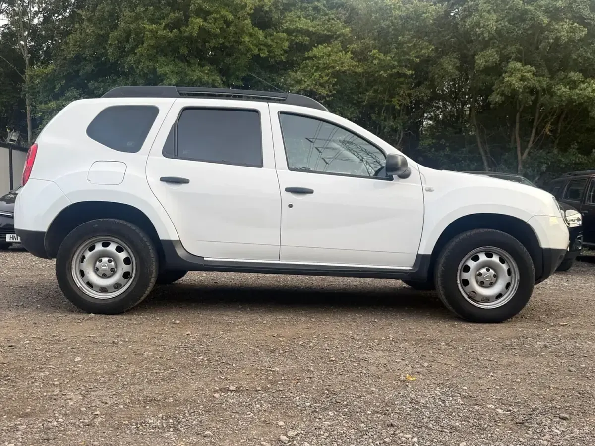 Used Dacia Duster Acces 103 HP (75 kW) 2013 White SUV