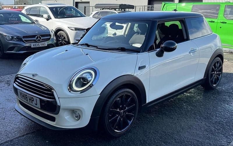 Usado Mini Cooper Hatch 136 HP (100 kW) 2017 Branco Citadino
