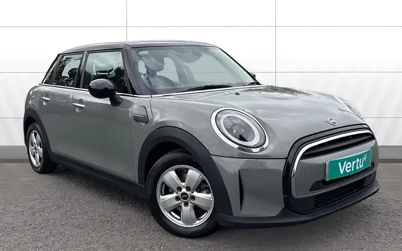 Usado Mini Cooper Classic 136 HP (100 kW) 2022 Citadino