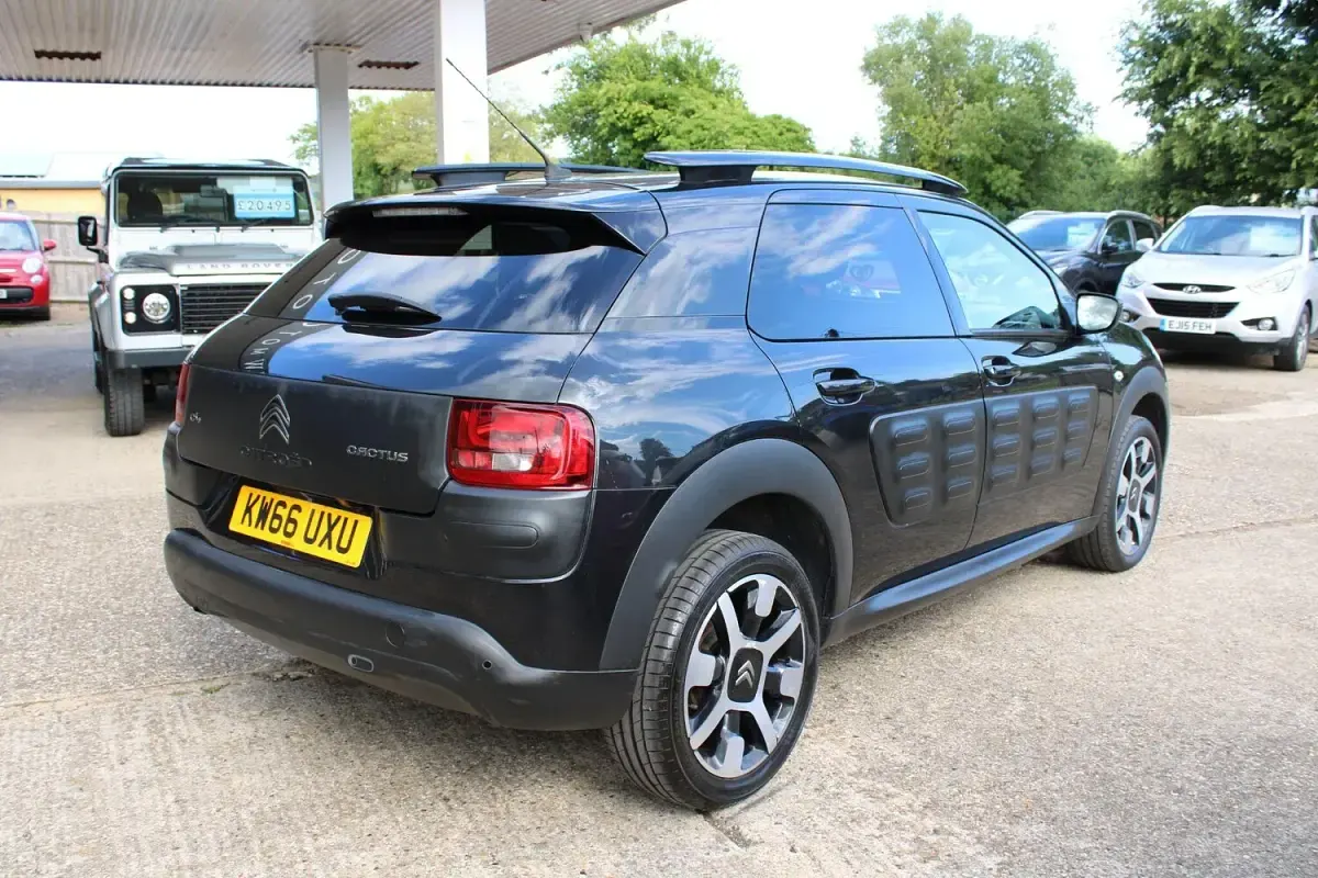 Used Citroën C4 Cactus Flair 2017 Black Hatchback