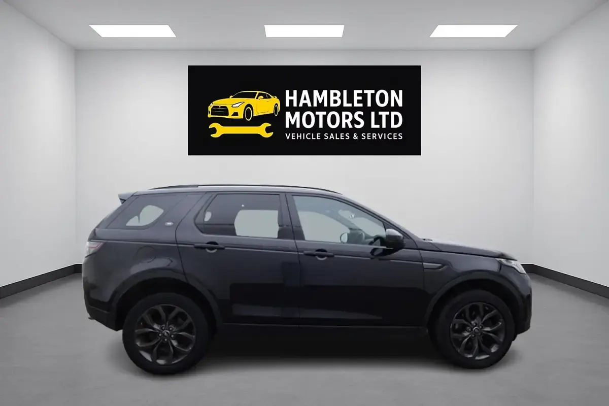 Used Land Rover Discovery 5 Landmark 180 HP (132 kW) 2018 Black SUV