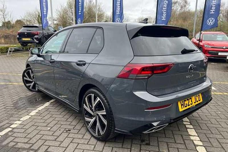 Second-hand VW Golf VIII 130 CP (95 kW) 2023
