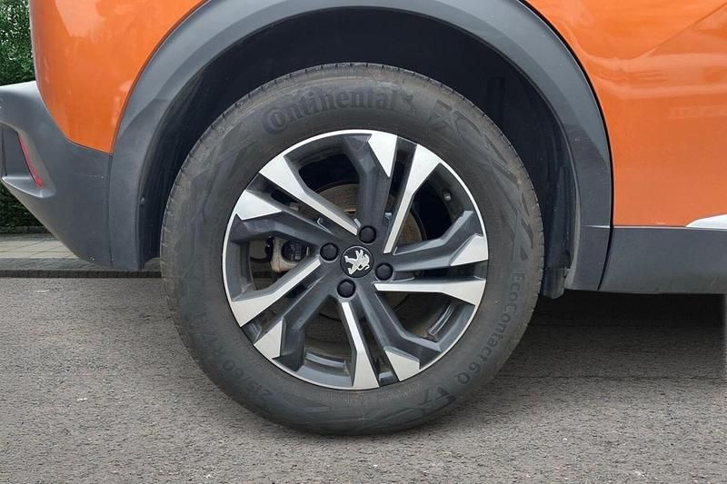 Used Peugeot e-2008 GT 100 kW (136 HP) 2023 Orange SUV