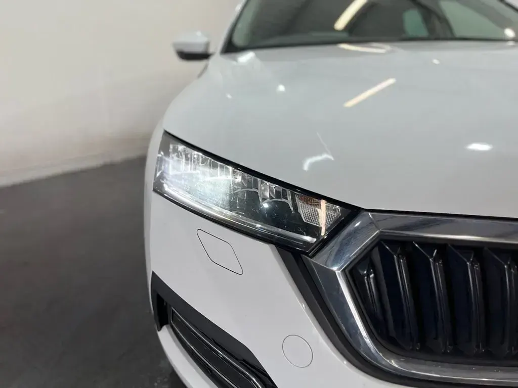 Used Skoda Octavia SE L First Edition 150 HP (110 kW) 2020 White Estate