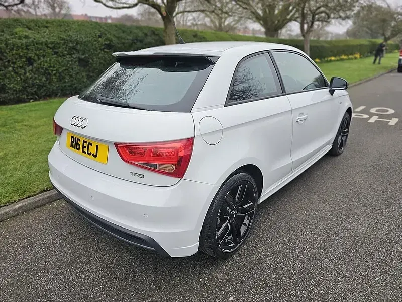 Used Audi A1 S-Line 122 HP (89 kW) 2012 White Hatchback